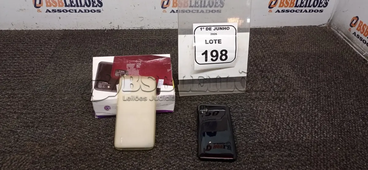 LOTE 198 - 01 SMARTPHONE MODELO TWIST MARCA POSITIVO. (NO ESTADO) ATENÇÃO! FAZER A VISITAÇÃO ANTES DE ARREMATAR, NÃO SABEMOS SE FUNCIONA, LEILÃO NÃO TEM GARANTIA E NEM DEVOLUÇÃO, SUJEITO A POSSÍVEIS AVARIAS VISÍVEIS/OCULTAS E/OU AUSÊNCIA DE COMPONENTES.