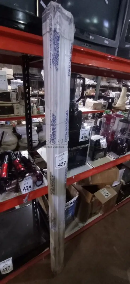 LOTE 422 - 01 PORTA SANFONADA PVC DE 0,86X2,10 NA COR BRANCA MARCA PLASTILIT. (NO ESTADO) ATENÇÃO! FAZER A VISITAÇÃO ANTES DE ARREMATAR, NÃO SABEMOS SE FUNCIONA, LEILÃO NÃO TEM GARANTIA E NEM DEVOLUÇÃO, SUJEITO A POSSÍVEIS AVARIAS VISÍVEIS/OCULTAS E/OU AUSÊNCIA DE COMPONENTES.