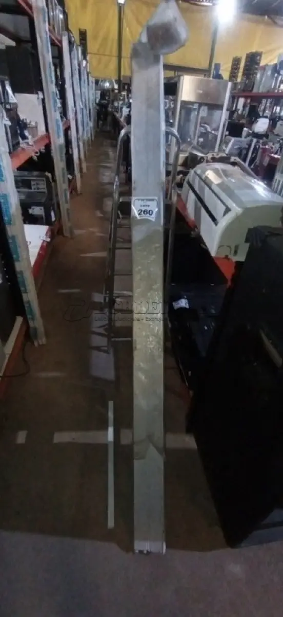 LOTE 260 - 01 PORTA SANFONADA PVC DE 0,86X2,10 NA COR BRANCA MARCA PLASTILIT. (NO ESTADO) ATENÇÃO! FAZER A VISITAÇÃO ANTES DE ARREMATAR, NÃO SABEMOS SE FUNCIONA, LEILÃO NÃO TEM GARANTIA E NEM DEVOLUÇÃO, SUJEITO A POSSÍVEIS AVARIAS VISÍVEIS/OCULTAS E/OU AUSÊNCIA DE COMPONENTES.