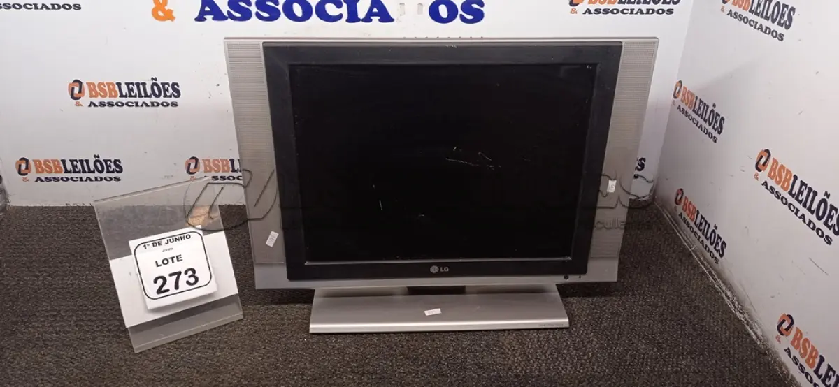 LOTE 273 - 01 TV 20’’ MARCA LG. (NO ESTADO) ATENÇÃO! FAZER A VISITAÇÃO ANTES DE ARREMATAR, NÃO SABEMOS SE FUNCIONA, LEILÃO NÃO TEM GARANTIA E NEM DEVOLUÇÃO, SUJEITO A POSSÍVEIS AVARIAS VISÍVEIS/OCULTAS E/OU AUSÊNCIA DE COMPONENTES.