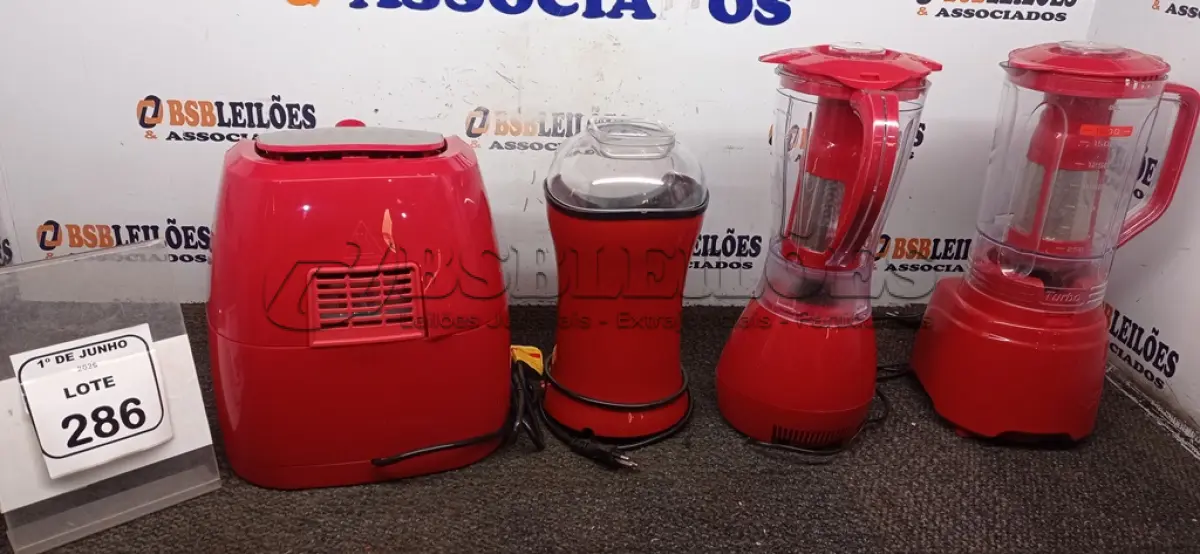 LOTE 286 - 01 AIR FRYER DE 4L 220V MARCA MONDIAL, 01 PIPOQUEIRA 220V MARCA MONDIAL E 02 LIQUIDIFICADORES 220V MARCA MONDIAL. (NO ESTADO) ATENÇÃO! FAZER A VISITAÇÃO ANTES DE ARREMATAR, NÃO SABEMOS SE FUNCIONA, LEILÃO NÃO TEM GARANTIA E NEM DEVOLUÇÃO, SUJEITO A POSSÍVEIS AVARIAS VISÍVEIS/OCULTAS E/OU AUSÊNCIA DE COMPONENTES.