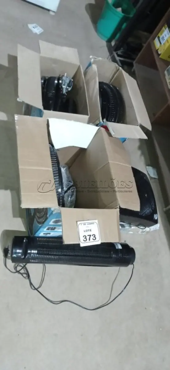 LOTE 373 - 05 VENTILADORES DE MODELOS DIVERSOS 220V MARCA MONDIAL DESMONTADOS INCOMPLETOS. (NO ESTADO) ATENÇÃO! FAZER A VISITAÇÃO ANTES DE ARREMATAR, NÃO SABEMOS SE FUNCIONA, LEILÃO NÃO TEM GARANTIA E NEM DEVOLUÇÃO, SUJEITO A POSSÍVEIS AVARIAS VISÍVEIS/OCULTAS E/OU AUSÊNCIA DE COMPONENTES.