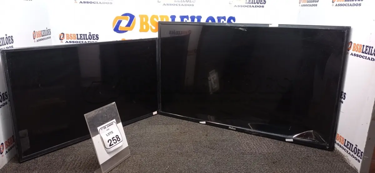 LOTE 258 - 01 TV LDC DE 32’’ MARCA PERTO E 01 TV LCD 39’’ MARCA PHILCO PARA RETIRADA DE PEÇAS. (NO ESTADO) ATENÇÃO! FAZER A VISITAÇÃO ANTES DE ARREMATAR, NÃO SABEMOS SE FUNCIONA, LEILÃO NÃO TEM GARANTIA E NEM DEVOLUÇÃO, SUJEITO A POSSÍVEIS AVARIAS VISÍVEIS/OCULTAS E/OU AUSÊNCIA DE COMPONENTES.