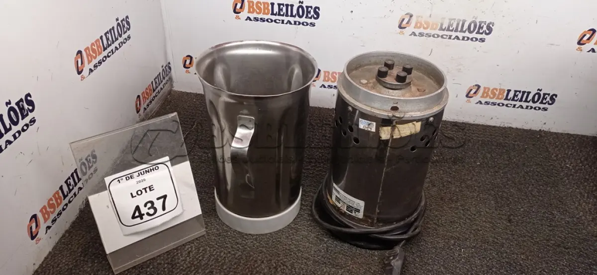 LOTE 437 - 01 BASE DE LIQUIDIFICADOR INDUSTRIAL E 01 COPO DE LIQUIDIFICADOR INDUSTRIAL. (NO ESTADO) ATENÇÃO! FAZER A VISITAÇÃO ANTES DE ARREMATAR, NÃO SABEMOS SE FUNCIONA, LEILÃO NÃO TEM GARANTIA E NEM DEVOLUÇÃO, SUJEITO A POSSÍVEIS AVARIAS VISÍVEIS/OCULTAS E/OU AUSÊNCIA DE COMPONENTES.
