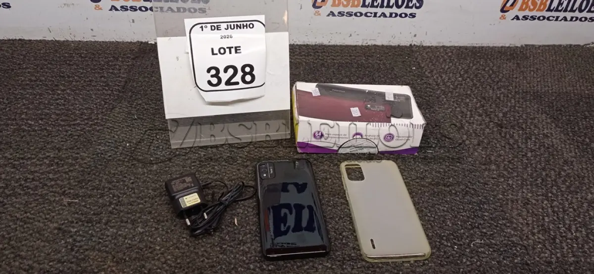 LOTE 328 - 01 SMARTPHONE COM CARREGADOR MODELO TWIST MARCA POSITIVO. (NO ESTADO) ATENÇÃO! FAZER A VISITAÇÃO ANTES DE ARREMATAR, NÃO SABEMOS SE FUNCIONA, LEILÃO NÃO TEM GARANTIA E NEM DEVOLUÇÃO, SUJEITO A POSSÍVEIS AVARIAS VISÍVEIS/OCULTAS E/OU AUSÊNCIA DE COMPONENTES.