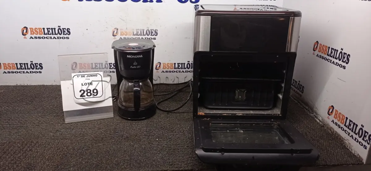 LOTE 289 - 01 AIR FRYER/FORNO 12L 220V MARCA MONDIAL E 01 CAFETEIRA 220V MARCA MONDIAL. (NO ESTADO) ATENÇÃO! FAZER A VISITAÇÃO ANTES DE ARREMATAR, NÃO SABEMOS SE FUNCIONA, LEILÃO NÃO TEM GARANTIA E NEM DEVOLUÇÃO, SUJEITO A POSSÍVEIS AVARIAS VISÍVEIS/OCULTAS E/OU AUSÊNCIA DE COMPONENTES.