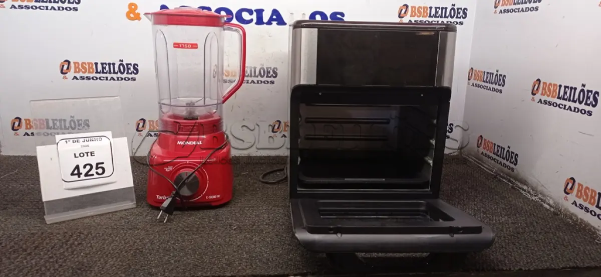LOTE 425 - 01 AIR FRYER/FORNO 12L 220V MARCA MONDIAL E 01 LIQUIDIFICADOR 220V MARCA MONDIAL. (NO ESTADO) ATENÇÃO! FAZER A VISITAÇÃO ANTES DE ARREMATAR, NÃO SABEMOS SE FUNCIONA, LEILÃO NÃO TEM GARANTIA E NEM DEVOLUÇÃO, SUJEITO A POSSÍVEIS AVARIAS VISÍVEIS/OCULTAS E/OU AUSÊNCIA DE COMPONENTES.