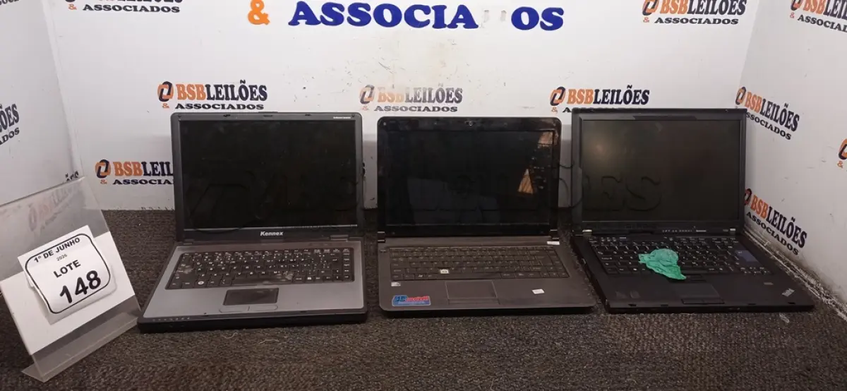 LOTE 148 - 03 NOTEBOOKS DE MARCAS E MODELOS DIVERSOS PARA RETIRADA DE PEÇAS. (NO ESTADO) ATENÇÃO! FAZER A VISITAÇÃO ANTES DE ARREMATAR, NÃO SABEMOS SE FUNCIONA, LEILÃO NÃO TEM GARANTIA E NEM DEVOLUÇÃO, SUJEITO A POSSÍVEIS AVARIAS VISÍVEIS/OCULTAS E/OU AUSÊNCIA DE COMPONENTES.