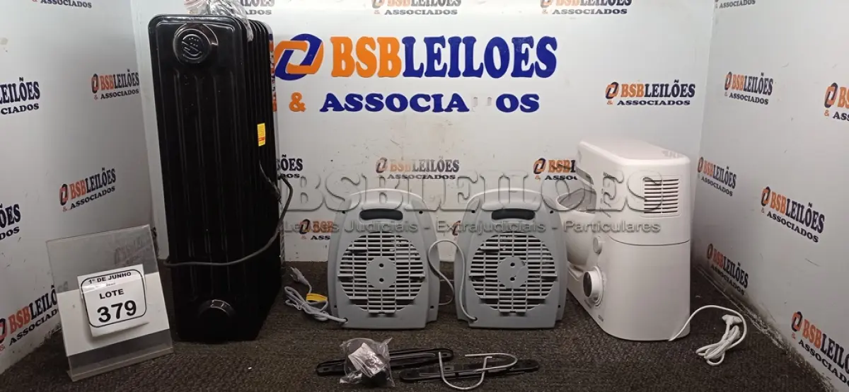 LOTE 379 - 01 BATEDEIRA PLANETÁRIA 220V MARCA MONDIAL E 03 AQUECEDORES DE MODELOS DIVERSOS 220V MARCA MONDIAL. (NO ESTADO) ATENÇÃO! FAZER A VISITAÇÃO ANTES DE ARREMATAR, NÃO SABEMOS SE FUNCIONA, LEILÃO NÃO TEM GARANTIA E NEM DEVOLUÇÃO, SUJEITO A POSSÍVEIS AVARIAS VISÍVEIS/OCULTAS E/OU AUSÊNCIA DE COMPONENTES.