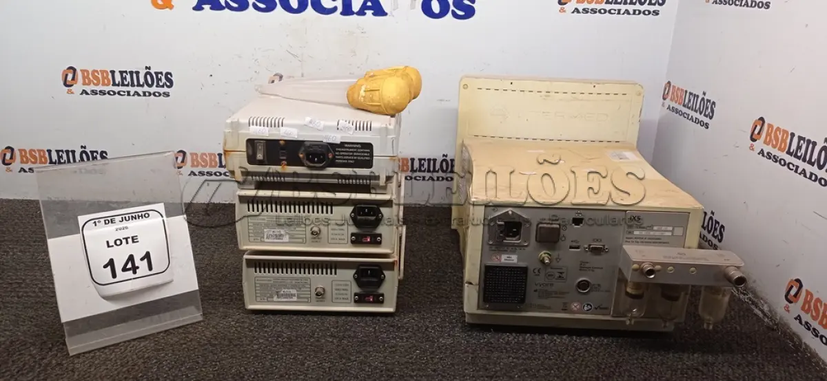 LOTE 141 - 03 GERADORES DE FUNÇÃO MODELO MFG-4202 MARCA MINIPA, 01 VENTILADOR PULMONAR MONDELO IX5 MARCA VYAIRE E 03 CONTA GOTAS. (NO ESTADO) ATENÇÃO! FAZER A VISITAÇÃO ANTES DE ARREMATAR, NÃO SABEMOS SE FUNCIONA, LEILÃO NÃO TEM GARANTIA E NEM DEVOLUÇÃO, SUJEITO A POSSÍVEIS AVARIAS VISÍVEIS/OCULTAS E/OU AUSÊNCIA DE COMPONENTES.