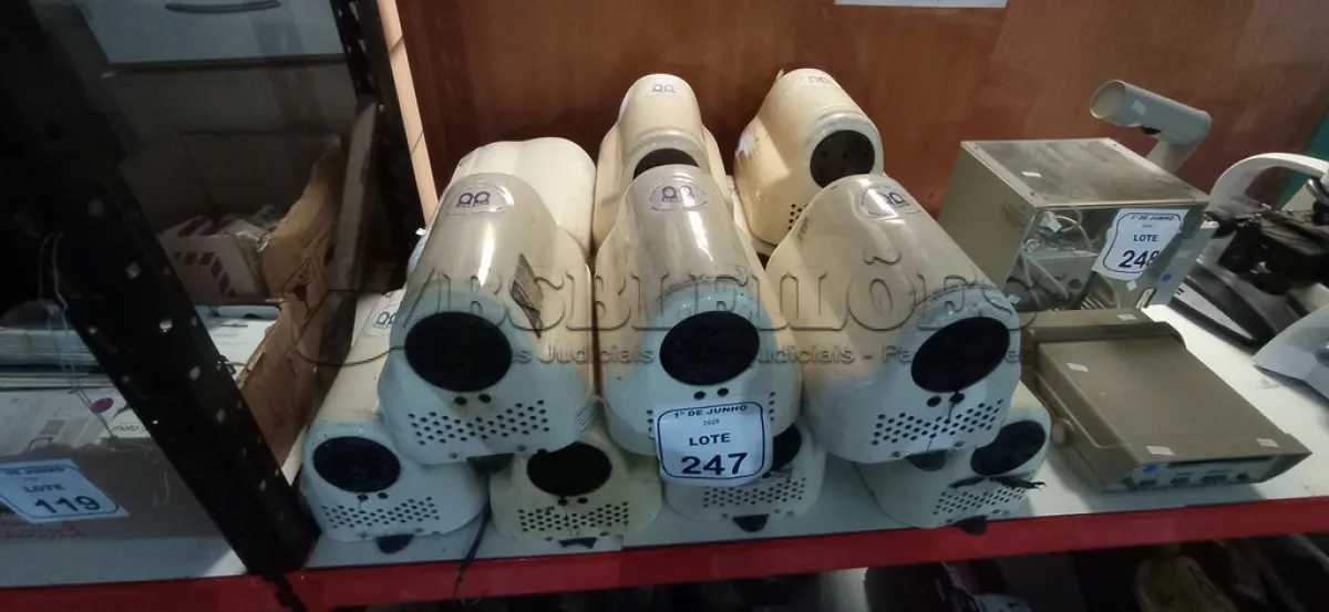 LOTE 247 - 14 SECADORES DE MÃO. (NO ESTADO) ATENÇÃO! FAZER A VISITAÇÃO ANTES DE ARREMATAR, NÃO SABEMOS SE FUNCIONA, LEILÃO NÃO TEM GARANTIA E NEM DEVOLUÇÃO, SUJEITO A POSSÍVEIS AVARIAS VISÍVEIS/OCULTAS E/OU AUSÊNCIA DE COMPONENTES.