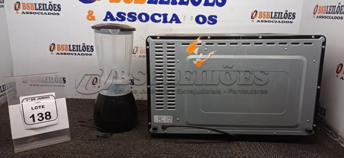 LOTE 138 - 01 FORNO 52L MODELO GRAND FAMILLY MARCA MONDIAL E 01 LIQUIDIFICADOR 220V MARCA MONDIAL. (NO ESTADO) ATENÇÃO! FAZER A VISITAÇÃO ANTES DE ARREMATAR, NÃO SABEMOS SE FUNCIONA, LEILÃO NÃO TEM GARANTIA E NEM DEVOLUÇÃO, SUJEITO A POSSÍVEIS AVARIAS VISÍVEIS/OCULTAS E/OU AUSÊNCIA DE COMPONENTES.