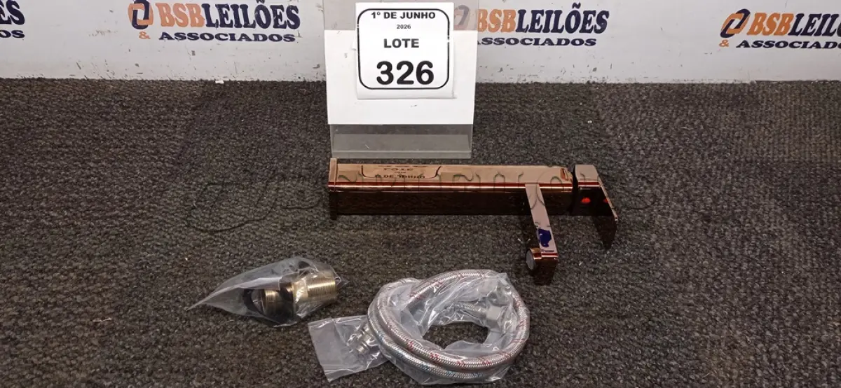LOTE 326 - 01 TORNEIRA MISTURADOR MARCA PRIZI COM ACESSÓRIOS. (NO ESTADO) ATENÇÃO! FAZER A VISITAÇÃO ANTES DE ARREMATAR, NÃO SABEMOS SE FUNCIONA, LEILÃO NÃO TEM GARANTIA E NEM DEVOLUÇÃO, SUJEITO A POSSÍVEIS AVARIAS VISÍVEIS/OCULTAS E/OU AUSÊNCIA DE COMPONENTES.