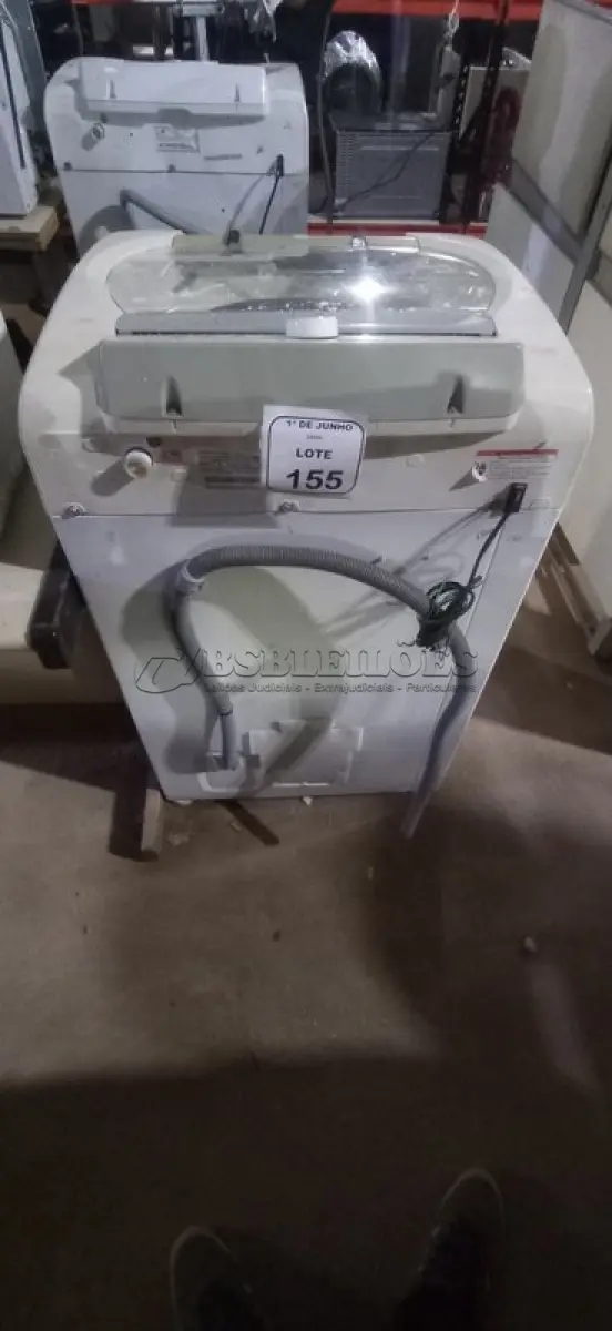 LOTE 155 - 01 MÁQUINA DE LAVAR 11KG 220V MARCA BRASTEMP. (NO ESTADO) ATENÇÃO! FAZER A VISITAÇÃO ANTES DE ARREMATAR, NÃO SABEMOS SE FUNCIONA, LEILÃO NÃO TEM GARANTIA E NEM DEVOLUÇÃO, SUJEITO A POSSÍVEIS AVARIAS VISÍVEIS/OCULTAS E/OU AUSÊNCIA DE COMPONENTES.