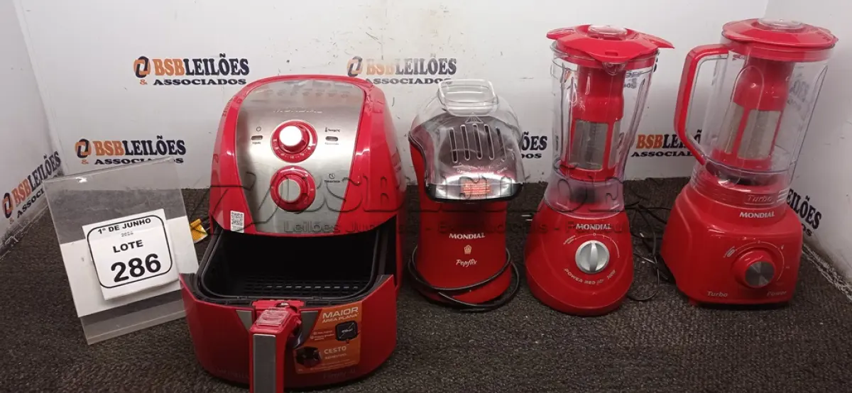 LOTE 286 - 01 AIR FRYER DE 4L 220V MARCA MONDIAL, 01 PIPOQUEIRA 220V MARCA MONDIAL E 02 LIQUIDIFICADORES 220V MARCA MONDIAL. (NO ESTADO) ATENÇÃO! FAZER A VISITAÇÃO ANTES DE ARREMATAR, NÃO SABEMOS SE FUNCIONA, LEILÃO NÃO TEM GARANTIA E NEM DEVOLUÇÃO, SUJEITO A POSSÍVEIS AVARIAS VISÍVEIS/OCULTAS E/OU AUSÊNCIA DE COMPONENTES.