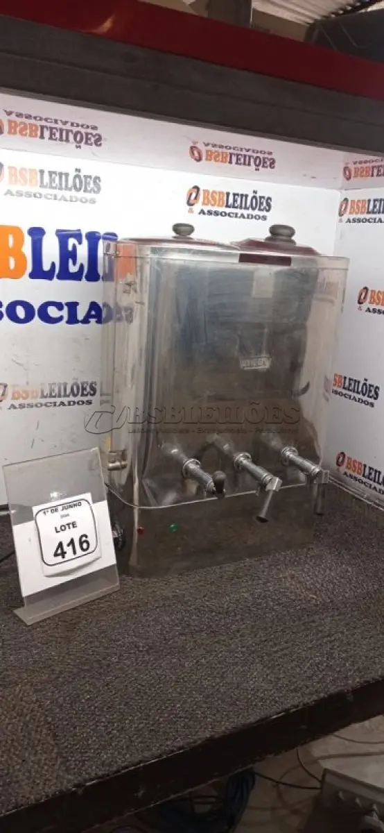 LOTE 416 - 01 CAFETEIRA INDUSTRIAL EM INOX. (NO ESTADO) ATENÇÃO! FAZER A VISITAÇÃO ANTES DE ARREMATAR, NÃO SABEMOS SE FUNCIONA, LEILÃO NÃO TEM GARANTIA E NEM DEVOLUÇÃO, SUJEITO A POSSÍVEIS AVARIAS VISÍVEIS/OCULTAS E/OU AUSÊNCIA DE COMPONENTES.