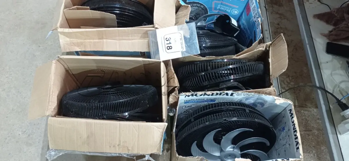 LOTE 318 - 05 VENTILADORES 220V MODELOS DIVERSOS MARCA MONDIAL DESMONTADOS INCOMPLESTOS. (NO ESTADO) ATENÇÃO! FAZER A VISITAÇÃO ANTES DE ARREMATAR, NÃO SABEMOS SE FUNCIONA, LEILÃO NÃO TEM GARANTIA E NEM DEVOLUÇÃO, SUJEITO A POSSÍVEIS AVARIAS VISÍVEIS/OCULTAS E/OU AUSÊNCIA DE COMPONENTES.