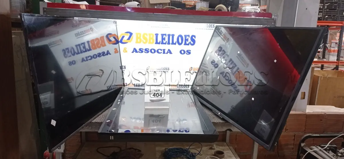 LOTE 404 - 01 TV LCD 49’’ MARCA SONY E 01 TV LCD 49’’ MARCA SAMSUNG PARA RETIRADA DE PEÇAS. (NO ESTADO) ATENÇÃO! FAZER A VISITAÇÃO ANTES DE ARREMATAR, NÃO SABEMOS SE FUNCIONA, LEILÃO NÃO TEM GARANTIA E NEM DEVOLUÇÃO, SUJEITO A POSSÍVEIS AVARIAS VISÍVEIS/OCULTAS E/OU AUSÊNCIA DE COMPONENTES.