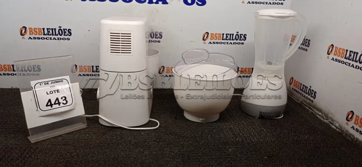 LOTE 443 - 01 BATEDEIRA PLANETÁRIA 220V MARCA MONDIAL E 01 LIQUIDIFICADOR 220V MARCA MONDIAL. (NO ESTADO) ATENÇÃO! FAZER A VISITAÇÃO ANTES DE ARREMATAR, NÃO SABEMOS SE FUNCIONA, LEILÃO NÃO TEM GARANTIA E NEM DEVOLUÇÃO, SUJEITO A POSSÍVEIS AVARIAS VISÍVEIS/OCULTAS E/OU AUSÊNCIA DE COMPONENTES.