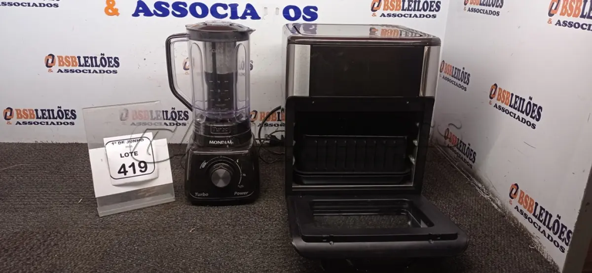 LOTE 419 - 01 AIR FRYER/FORNO 12L 220V MARCA MONDIAL E 01 LIQUIDIFICADOR 220V MARCA MONDIAL. (NO ESTADO) ATENÇÃO! FAZER A VISITAÇÃO ANTES DE ARREMATAR, NÃO SABEMOS SE FUNCIONA, LEILÃO NÃO TEM GARANTIA E NEM DEVOLUÇÃO, SUJEITO A POSSÍVEIS AVARIAS VISÍVEIS/OCULTAS E/OU AUSÊNCIA DE COMPONENTES.