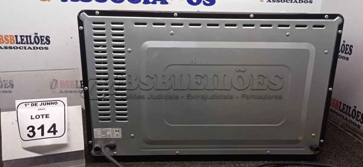LOTE 314 - 01 FORNO 52L MODELO GRAND FAMILLY MARCA MONDIAL. (NO ESTADO) ATENÇÃO! FAZER A VISITAÇÃO ANTES DE ARREMATAR, NÃO SABEMOS SE FUNCIONA, LEILÃO NÃO TEM GARANTIA E NEM DEVOLUÇÃO, SUJEITO A POSSÍVEIS AVARIAS VISÍVEIS/OCULTAS E/OU AUSÊNCIA DE COMPONENTES.