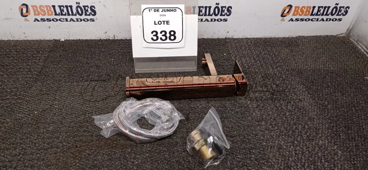 LOTE 338 - 01 TORNEIRA MISTURADOR MARCA PRIZI COM ACESSÓRIOS. (NO ESTADO) ATENÇÃO! FAZER A VISITAÇÃO ANTES DE ARREMATAR, NÃO SABEMOS SE FUNCIONA, LEILÃO NÃO TEM GARANTIA E NEM DEVOLUÇÃO, SUJEITO A POSSÍVEIS AVARIAS VISÍVEIS/OCULTAS E/OU AUSÊNCIA DE COMPONENTES.