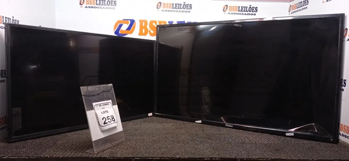 LOTE 258 - 01 TV LDC DE 32’’ MARCA PERTO E 01 TV LCD 39’’ MARCA PHILCO PARA RETIRADA DE PEÇAS. (NO ESTADO) ATENÇÃO! FAZER A VISITAÇÃO ANTES DE ARREMATAR, NÃO SABEMOS SE FUNCIONA, LEILÃO NÃO TEM GARANTIA E NEM DEVOLUÇÃO, SUJEITO A POSSÍVEIS AVARIAS VISÍVEIS/OCULTAS E/OU AUSÊNCIA DE COMPONENTES.