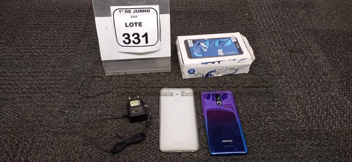 LOTE 331 - 01 SMARTPHONE COM CARREGADOR MODELO TWIST MARCA POSITIVO. (NO ESTADO) ATENÇÃO! FAZER A VISITAÇÃO ANTES DE ARREMATAR, NÃO SABEMOS SE FUNCIONA, LEILÃO NÃO TEM GARANTIA E NEM DEVOLUÇÃO, SUJEITO A POSSÍVEIS AVARIAS VISÍVEIS/OCULTAS E/OU AUSÊNCIA DE COMPONENTES.