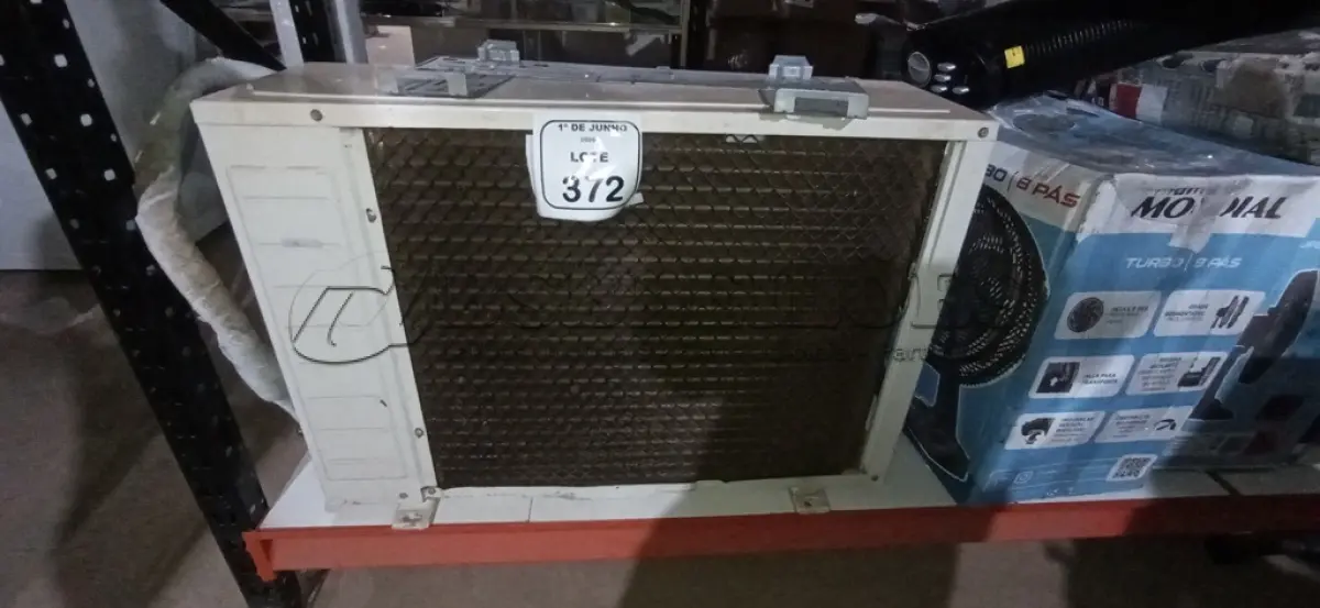 LOTE 372 - 01 CONDENSADORA DE 12.000 BTU/H E 01 EVAPORADORA MARCA ELECTROLUX. (NO ESTADO) ATENÇÃO! FAZER A VISITAÇÃO ANTES DE ARREMATAR, NÃO SABEMOS SE FUNCIONA, LEILÃO NÃO TEM GARANTIA E NEM DEVOLUÇÃO, SUJEITO A POSSÍVEIS AVARIAS VISÍVEIS/OCULTAS E/OU AUSÊNCIA DE COMPONENTES.