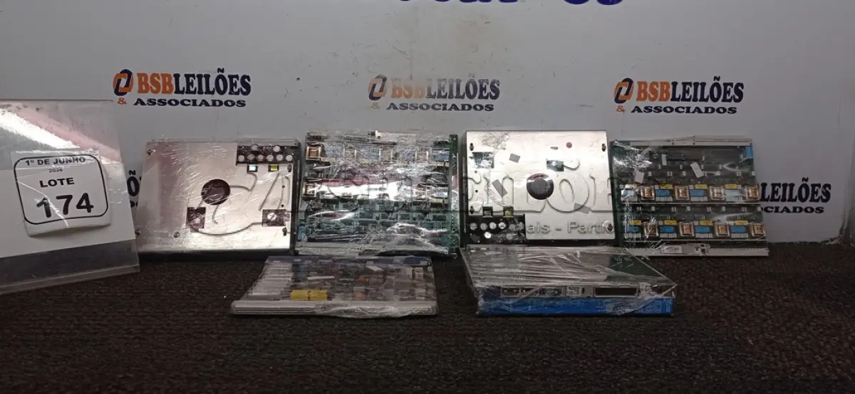 LOTE 174 - 07 PLACAS DE CIRCUITO IMPRESSO DE CENTRAL TELEFÔNICA. (NO ESTADO) ATENÇÃO! FAZER A VISITAÇÃO ANTES DE ARREMATAR, NÃO SABEMOS SE FUNCIONA, LEILÃO NÃO TEM GARANTIA E NEM DEVOLUÇÃO, SUJEITO A POSSÍVEIS AVARIAS VISÍVEIS/OCULTAS E/OU AUSÊNCIA DE COMPONENTES.