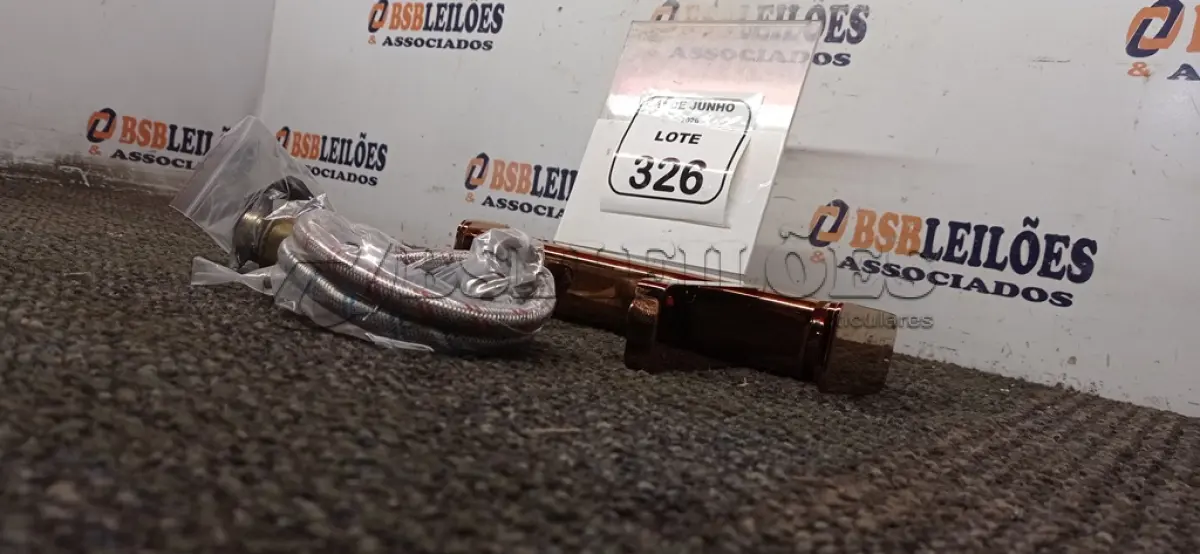 LOTE 326 - 01 TORNEIRA MISTURADOR MARCA PRIZI COM ACESSÓRIOS. (NO ESTADO) ATENÇÃO! FAZER A VISITAÇÃO ANTES DE ARREMATAR, NÃO SABEMOS SE FUNCIONA, LEILÃO NÃO TEM GARANTIA E NEM DEVOLUÇÃO, SUJEITO A POSSÍVEIS AVARIAS VISÍVEIS/OCULTAS E/OU AUSÊNCIA DE COMPONENTES.