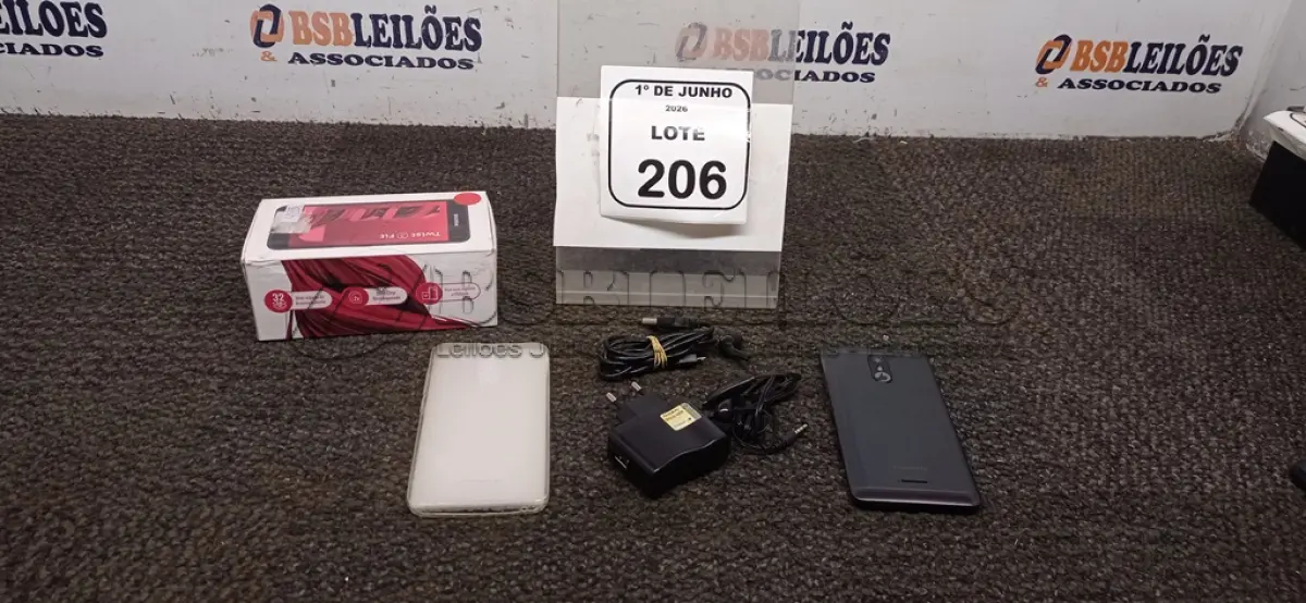 LOTE 206 - 01 SMARTPHONE MODELO TWIST 3 MARCA POSITIVO. (NO ESTADO) ATENÇÃO! FAZER A VISITAÇÃO ANTES DE ARREMATAR, NÃO SABEMOS SE FUNCIONA, LEILÃO NÃO TEM GARANTIA E NEM DEVOLUÇÃO, SUJEITO A POSSÍVEIS AVARIAS VISÍVEIS/OCULTAS E/OU AUSÊNCIA DE COMPONENTES.
