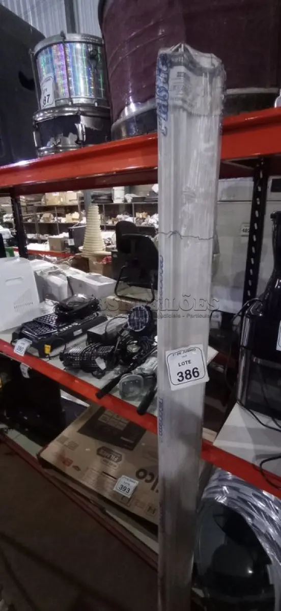 LOTE 386 - 01 PORTA SANFONADA PVC DE 0,86X2,10 NA COR BRANCA MARCA PLASTILIT. (NO ESTADO) ATENÇÃO! FAZER A VISITAÇÃO ANTES DE ARREMATAR, NÃO SABEMOS SE FUNCIONA, LEILÃO NÃO TEM GARANTIA E NEM DEVOLUÇÃO, SUJEITO A POSSÍVEIS AVARIAS VISÍVEIS/OCULTAS E/OU AUSÊNCIA DE COMPONENTES.