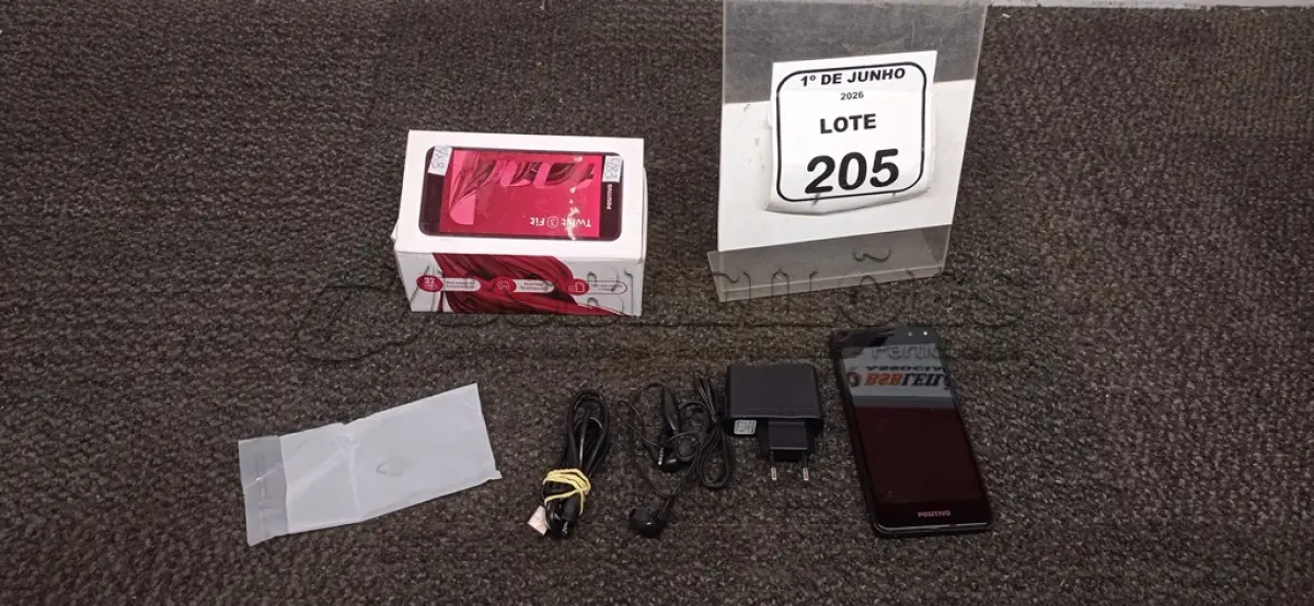 LOTE 205 - 01 SMARTPHONE MODELO TWIST 3 MARCAS POSITIVO. (NO ESTADO) ATENÇÃO! FAZER A VISITAÇÃO ANTES DE ARREMATAR, NÃO SABEMOS SE FUNCIONA, LEILÃO NÃO TEM GARANTIA E NEM DEVOLUÇÃO, SUJEITO A POSSÍVEIS AVARIAS VISÍVEIS/OCULTAS E/OU AUSÊNCIA DE COMPONENTES.