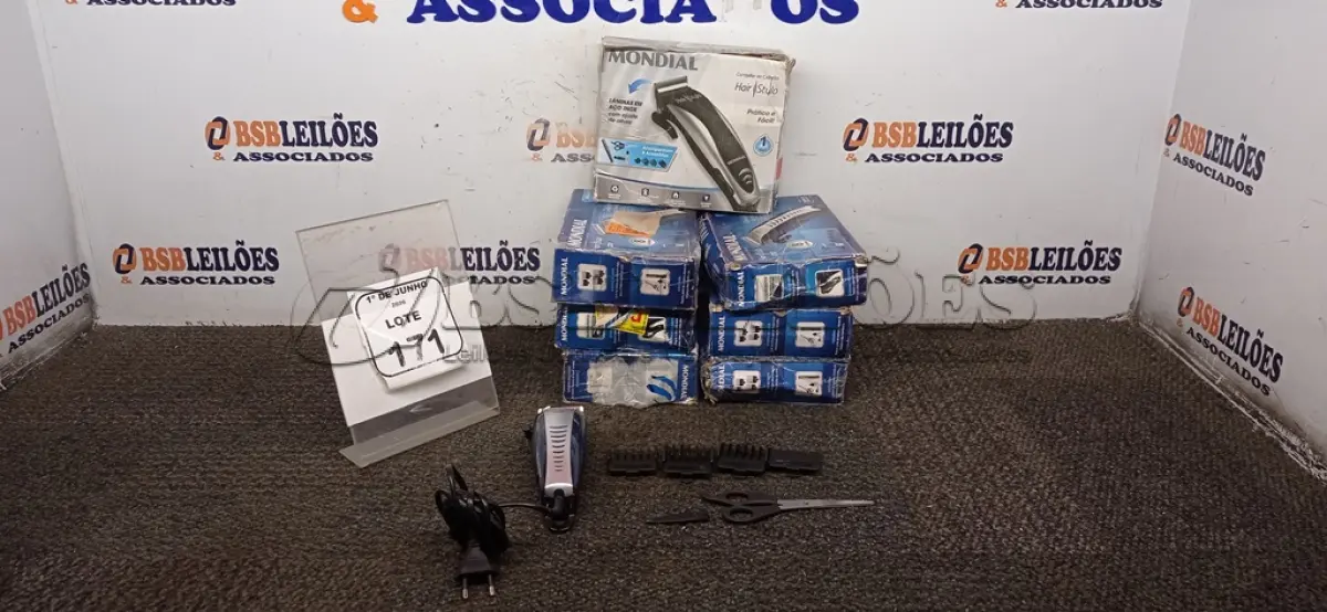 LOTE 171 - 08 MÁQUINAS DE CORTAR CABELO. (NO ESTADO) ATENÇÃO! FAZER A VISITAÇÃO ANTES DE ARREMATAR, NÃO SABEMOS SE FUNCIONA, LEILÃO NÃO TEM GARANTIA E NEM DEVOLUÇÃO, SUJEITO A POSSÍVEIS AVARIAS VISÍVEIS/OCULTAS E/OU AUSÊNCIA DE COMPONENTES.