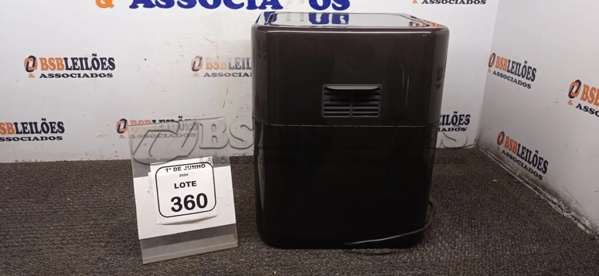 LOTE 360 - 01 AIR FRYER/FORNO 12L 220V MARCA MONDIAL. (NO ESTADO) ATENÇÃO! FAZER A VISITAÇÃO ANTES DE ARREMATAR, NÃO SABEMOS SE FUNCIONA, LEILÃO NÃO TEM GARANTIA E NEM DEVOLUÇÃO, SUJEITO A POSSÍVEIS AVARIAS VISÍVEIS/OCULTAS E/OU AUSÊNCIA DE COMPONENTES.