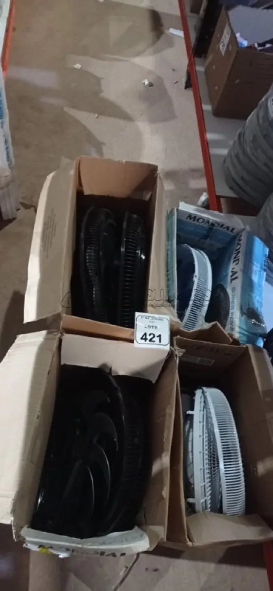 LOTE 421 - 04 VENTILADORES 220V MARCA MONDIAL DESMONTADOS INCOMPLETOS. (NO ESTADO) ATENÇÃO! FAZER A VISITAÇÃO ANTES DE ARREMATAR, NÃO SABEMOS SE FUNCIONA, LEILÃO NÃO TEM GARANTIA E NEM DEVOLUÇÃO, SUJEITO A POSSÍVEIS AVARIAS VISÍVEIS/OCULTAS E/OU AUSÊNCIA DE COMPONENTES.