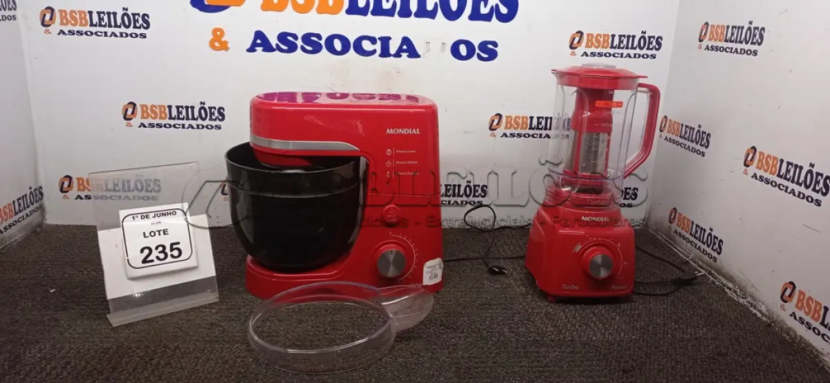 LOTE 235 - 01 BATEDEIRA PLANETÁRIA 220V MARCA MONDIAL E 01 LIQUIDIFICADOR 220V MARCA MONDIAL. (NO ESTADO) ATENÇÃO! FAZER A VISITAÇÃO ANTES DE ARREMATAR, NÃO SABEMOS SE FUNCIONA, LEILÃO NÃO TEM GARANTIA E NEM DEVOLUÇÃO, SUJEITO A POSSÍVEIS AVARIAS VISÍVEIS/OCULTAS E/OU AUSÊNCIA DE COMPONENTES.