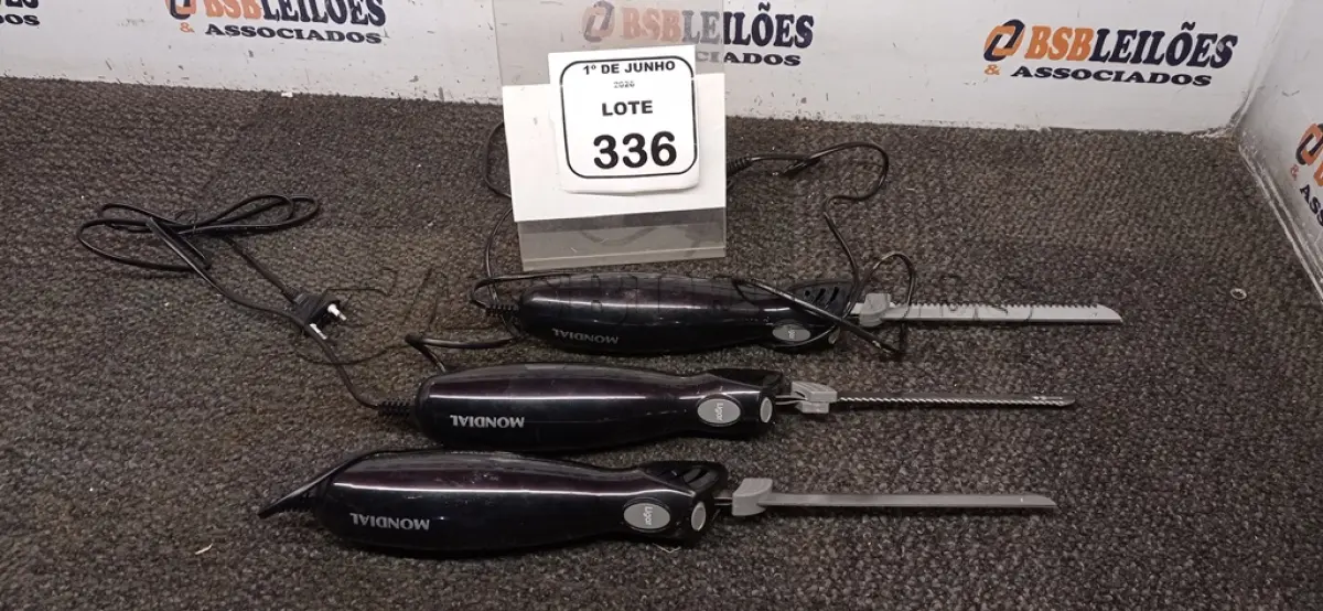 LOTE 336 - 03 FACAS ELÉTRICAS 220V MARCA MONDIAL. (NO ESTADO) ATENÇÃO! FAZER A VISITAÇÃO ANTES DE ARREMATAR, NÃO SABEMOS SE FUNCIONA, LEILÃO NÃO TEM GARANTIA E NEM DEVOLUÇÃO, SUJEITO A POSSÍVEIS AVARIAS VISÍVEIS/OCULTAS E/OU AUSÊNCIA DE COMPONENTES.