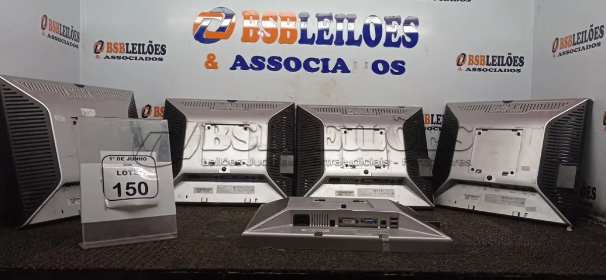 LOTE 150 - 05 MONITORES MARCA DELL. (NO ESTADO) ATENÇÃO! FAZER A VISITAÇÃO ANTES DE ARREMATAR, NÃO SABEMOS SE FUNCIONA, LEILÃO NÃO TEM GARANTIA E NEM DEVOLUÇÃO, SUJEITO A POSSÍVEIS AVARIAS VISÍVEIS/OCULTAS E/OU AUSÊNCIA DE COMPONENTES.