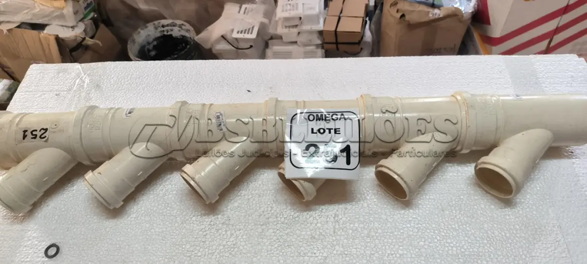 LOTE 251 - 06 JUNÇÕES "Y" PVC SOLD. COM REDUÇÃO - Ø 75 X 50MM. (NO ESTADO EM QUE SE ENCONTRA. SUJEITO A AVARIAS OCULTAS/VISÍVEIS.)