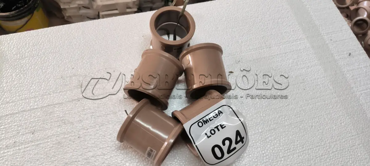 LOTE 024 - 05 LUVAS SOLDÁVEIS Ø 75MM - PVC MARROM. (NO ESTADO EM QUE SE ENCONTRA. SUJEITO A AVARIAS OCULTAS/VISÍVEIS.)