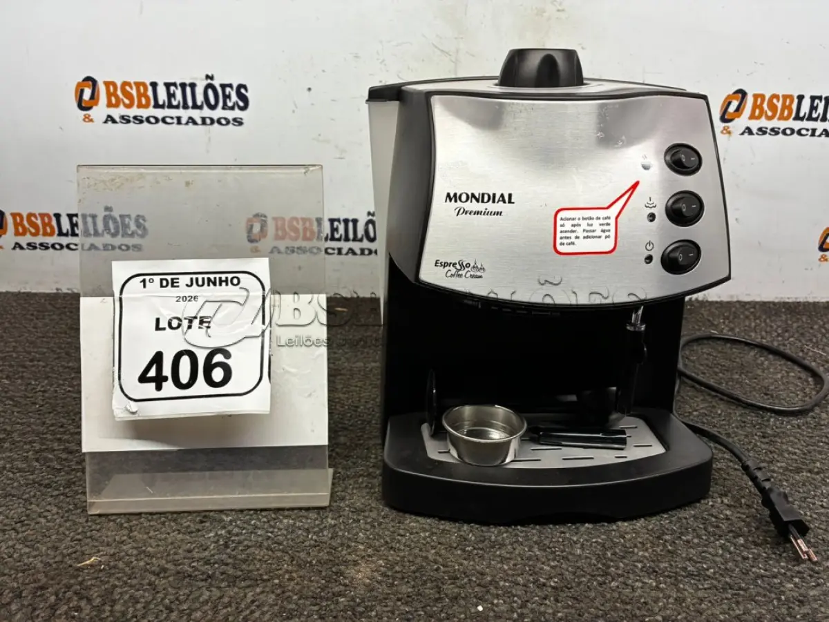 LOTE 406 - 01 MÁQUINA DE CAFÉ EXPRESSO 220V MARCA MONDIAL. (NO ESTADO) ATENÇÃO! FAZER A VISITAÇÃO ANTES DE ARREMATAR, NÃO SABEMOS SE FUNCIONA, LEILÃO NÃO TEM GARANTIA E NEM DEVOLUÇÃO, SUJEITO A POSSÍVEIS AVARIAS VISÍVEIS/OCULTAS E/OU AUSÊNCIA DE COMPONENTES.