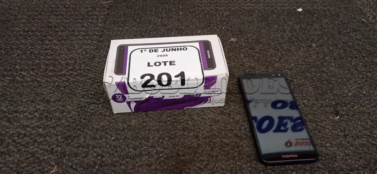 LOTE 201 - 01 SMARTPHONE MODELO TWIST MARCA POSITIVO. (NO ESTADO) ATENÇÃO! FAZER A VISITAÇÃO ANTES DE ARREMATAR, NÃO SABEMOS SE FUNCIONA, LEILÃO NÃO TEM GARANTIA E NEM DEVOLUÇÃO, SUJEITO A POSSÍVEIS AVARIAS VISÍVEIS/OCULTAS E/OU AUSÊNCIA DE COMPONENTES.