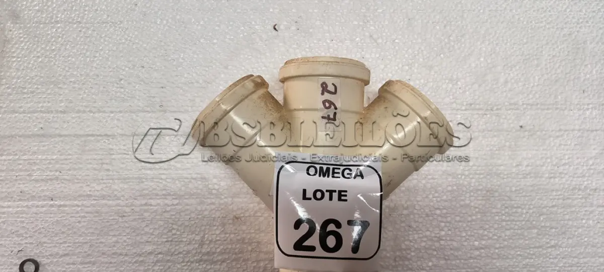 LOTE 267 - 01 JUNÇÃO "Y" PVC SOLD. COM REDUÇÃO - Ø 75 X 50MM. (NO ESTADO EM QUE SE ENCONTRA. SUJEITO A AVARIAS OCULTAS/VISÍVEIS.)