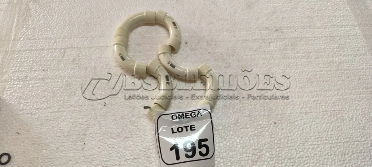 LOTE 195 - 06 CURVAS 90º ROSCÁVEL DN 3/4. (NO ESTADO EM QUE SE ENCONTRA. SUJEITO A AVARIAS OCULTAS/VISÍVEIS.)