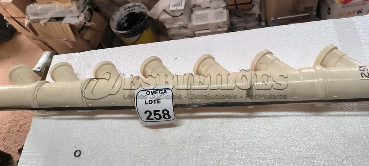LOTE 258 - 07 JUNÇÕES "Y" PVC SOLD. COM REDUÇÃO - Ø 75 X 50MM. (NO ESTADO EM QUE SE ENCONTRA. SUJEITO A AVARIAS OCULTAS/VISÍVEIS.)