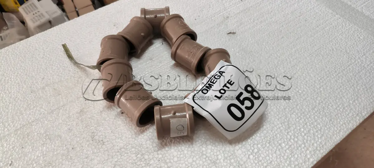 LOTE 058 - 10 LUVAS SOLDÁVEL Ø 40MM PVC MARROM. (NO ESTADO EM QUE SE ENCONTRA. SUJEITO A AVARIAS OCULTAS/VISÍVEIS.)