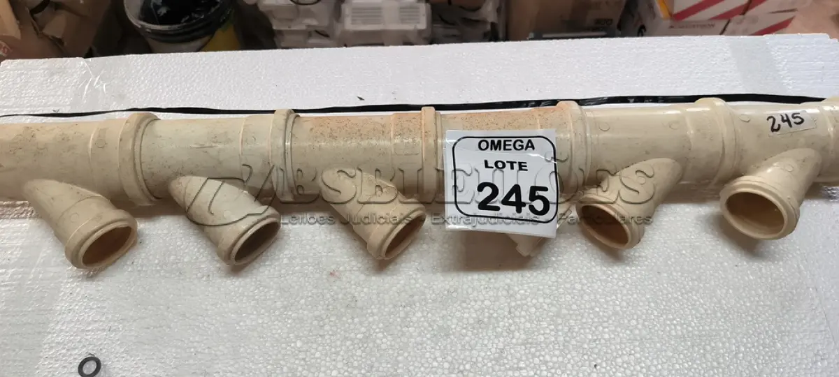 LOTE 245 - 06 JUNÇÕES "Y" PVC SOLD. COM REDUÇÃO - Ø 75 X 50MM. (NO ESTADO EM QUE SE ENCONTRA. SUJEITO A AVARIAS OCULTAS/VISÍVEIS.)