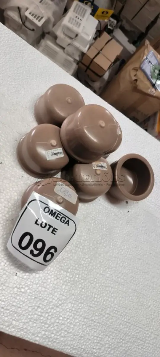 LOTE 096 - 07 CAP TAMPÃO SOLD. Ø 75 - PVC MARROM. (NO ESTADO EM QUE SE ENCONTRA. SUJEITO A AVARIAS OCULTAS/VISÍVEIS.)